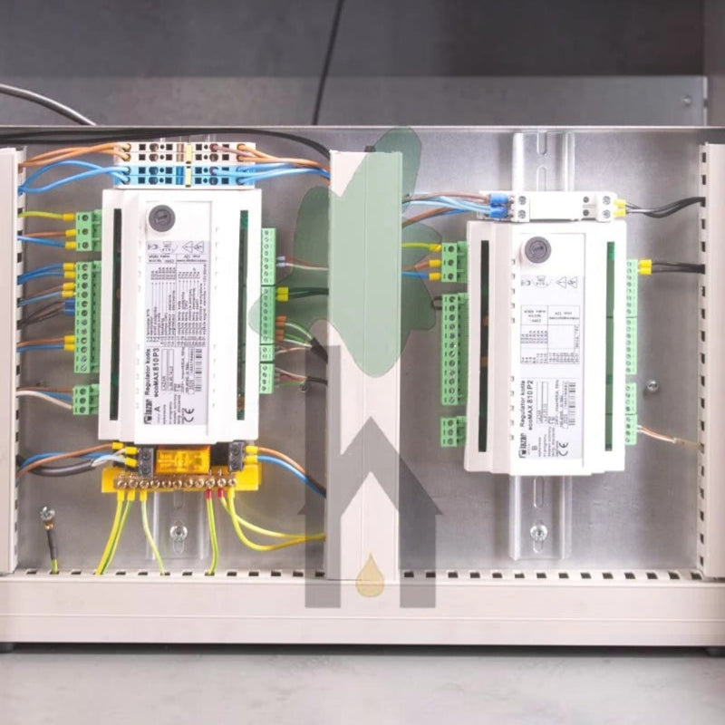 GEMA Shop Steuerungseinheit mit zwei ecoMAX 810 Reglern für den HKS Lazar SmartFire Pelletkessel