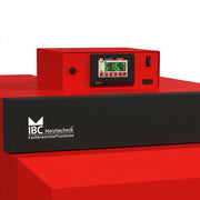 GEMA Shop IBC GK-7K öko 30 Holzvergaserkessel mit digitalem Touch-Bedienfeld und roter Kesselverkleidung